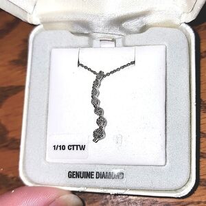 7 Diamonds On Sterling Silver Necklace 1/10 Cttw
